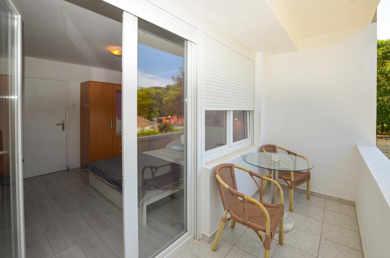 Apartments Iris Rovinj Bagian luar foto