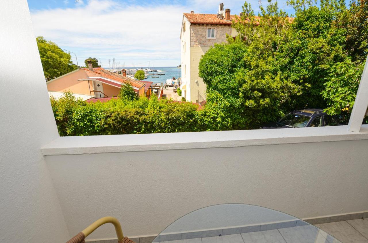 Apartments Iris Rovinj Bagian luar foto