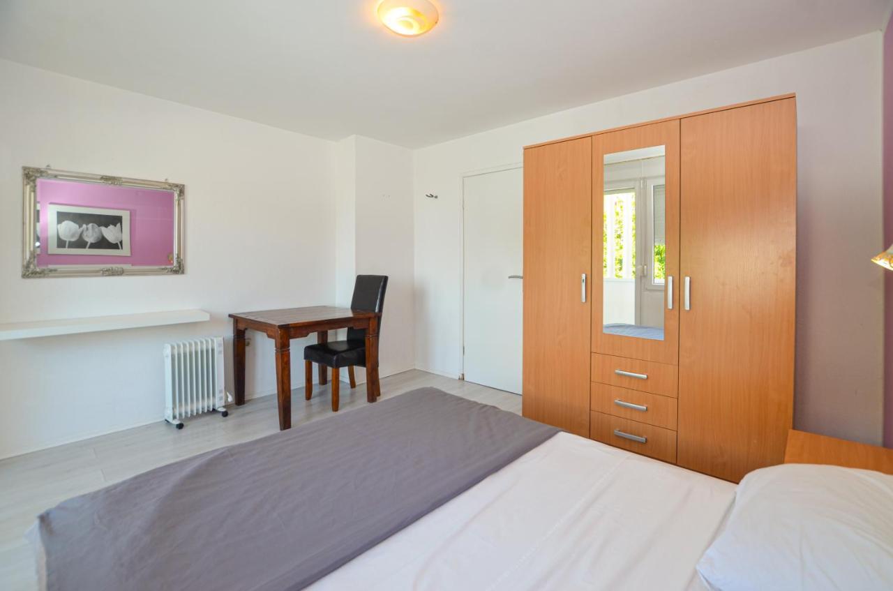 Apartments Iris Rovinj Bagian luar foto